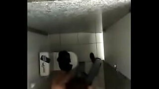 Jilbab voyeur wc